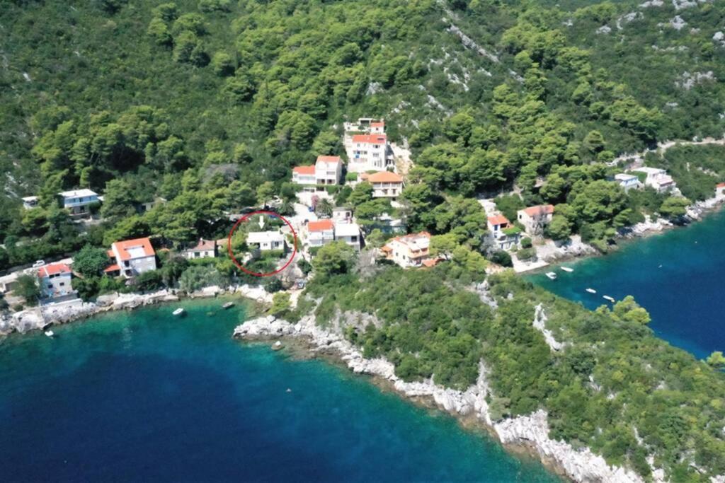 Mljet 2 You - Seafront Apartment 2+2 Sobra المظهر الخارجي الصورة